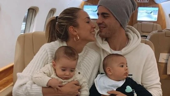 Álvaro Morata y Alice Campello junto a sus hijos Álvaro Morata y Alice Campello junto a sus hijos