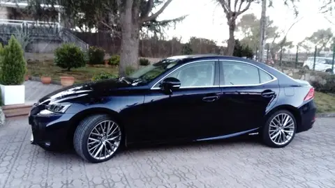 Lexus IS 300h Luxury Lexus IS 300h Luxury