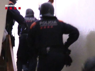 Desarticulada una organización criminal que prostituía a mujeres en Barcelona Desarticulada una organización criminal que prostituía a mujeres en Barcelona