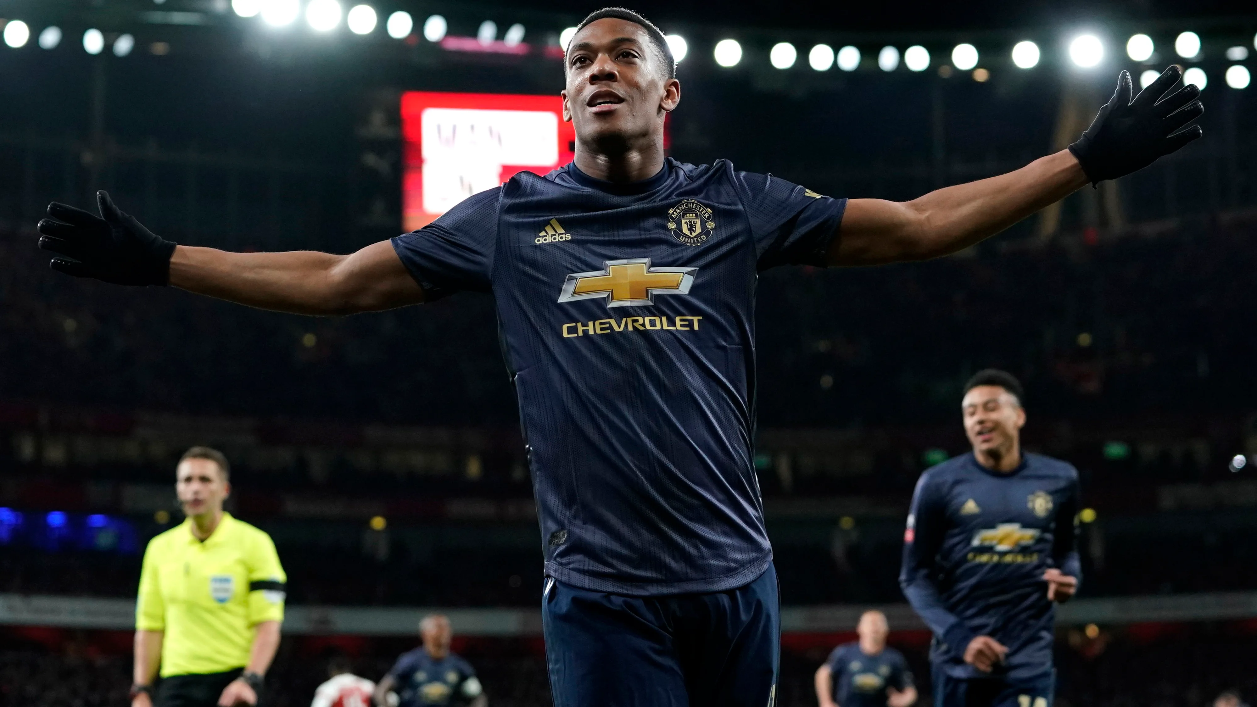 Anthony Martial celebra un gol con el United