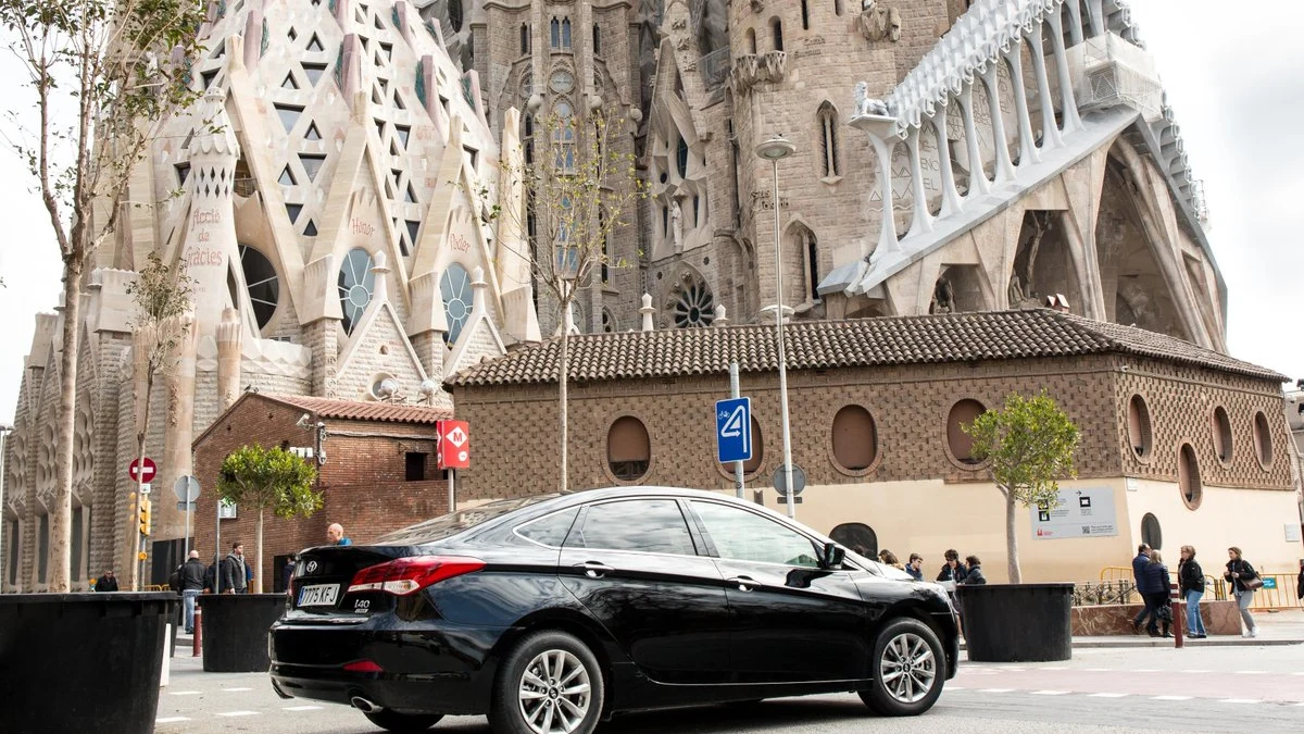 Uber estacionado en Barcelona