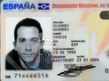 La foto del DNI de Sergio con palillo La foto del DNI de Sergio con palillo
