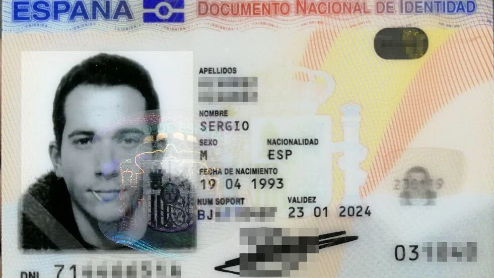 La foto del DNI de Sergio con palillo