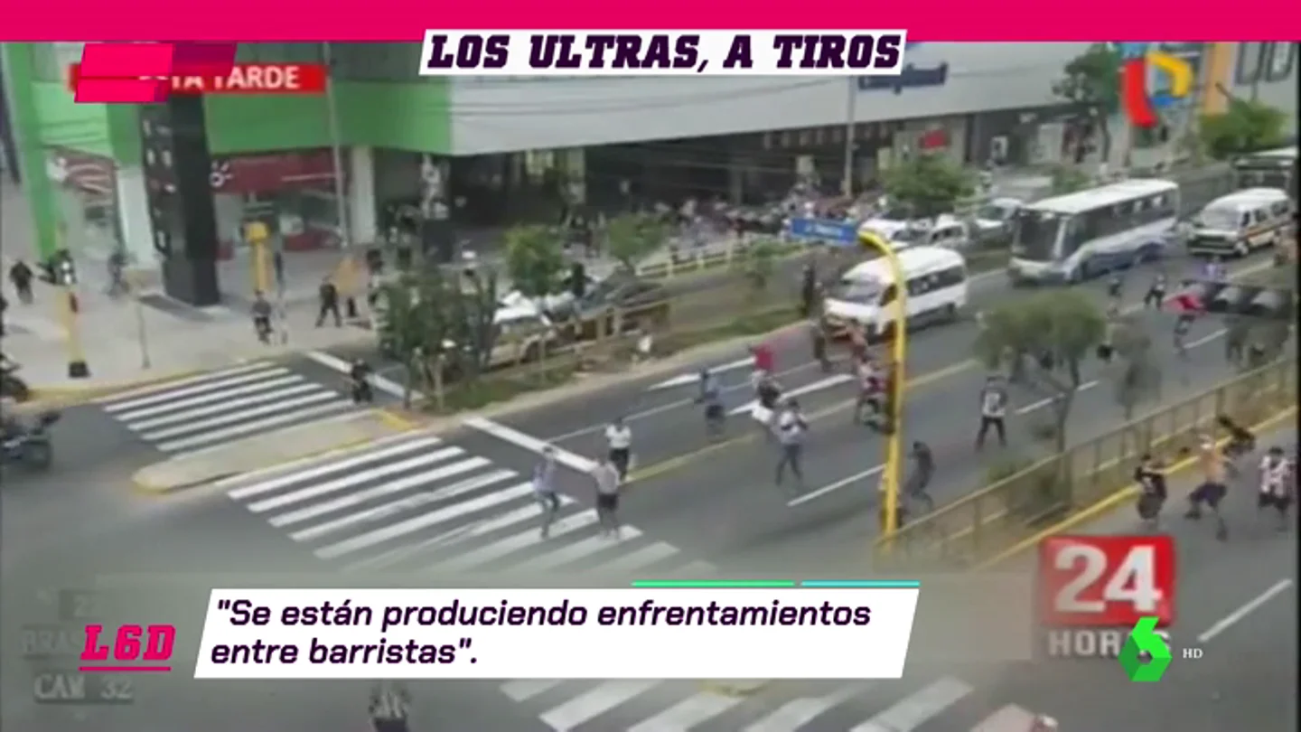 Ultras del Alianza de Lima se enfrentan contra delicuentes disfrazados de barristas del Universidad Ultras del Alianza de Lima se enfrentan contra delicuentes disfrazados de barristas del Universidad