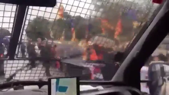 Suspenden de funciones a un guardia civil por el polémico vídeo del traslado de los presos del 'procés' Suspenden de funciones a un guardia civil por el polémico vídeo del traslado de los presos del 'procés'