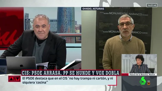 El mensaje de Llamazares tras abandonar IU: "Discrepo con ellos y con Podemos, están dando portazos y echando a gente" El mensaje de Llamazares tras abandonar IU: "Discrepo con ellos y con Podemos, están dando portazos y echando a gente"