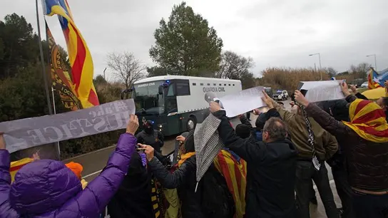 Imagen de archivo de la concentración a las puertas de Brians 2 con la llegada de los presos independentistas en febrero Imagen de archivo de la concentración a las puertas de Brians 2 con la llegada de los presos independentistas en febrero