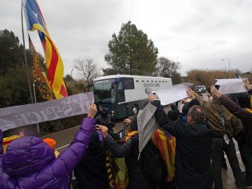 Imagen de archivo de la concentración a las puertas de Brians 2 con la llegada de los presos independentistas en febrero Imagen de archivo de la concentración a las puertas de Brians 2 con la llegada de los presos independentistas en febrero