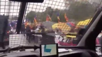 Polémica por este vídeo grabado en un furgón de la Guardia Civil que traslada a los presos independentistas