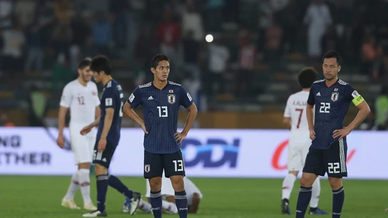 Los jugadores japoneses se lamentan tras la derrota ante Qatar Los jugadores japoneses se lamentan tras la derrota ante Qatar