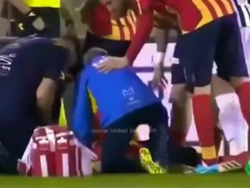 Tremendo susto en Italia: se suspende el Lecce - Ascoli por un tremendo golpe que dejó inconsciente a un jugador Tremendo susto en Italia: se suspende el Lecce - Ascoli por un tremendo golpe que dejó inconsciente a un jugador