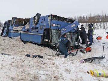 Accidente de autobús con niños en Kaluga, Rusia Accidente de autobús con niños en Kaluga, Rusia