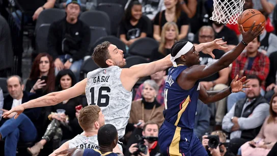 Pau Gasol, en acción ante los Pelicans Pau Gasol, en acción ante los Pelicans
