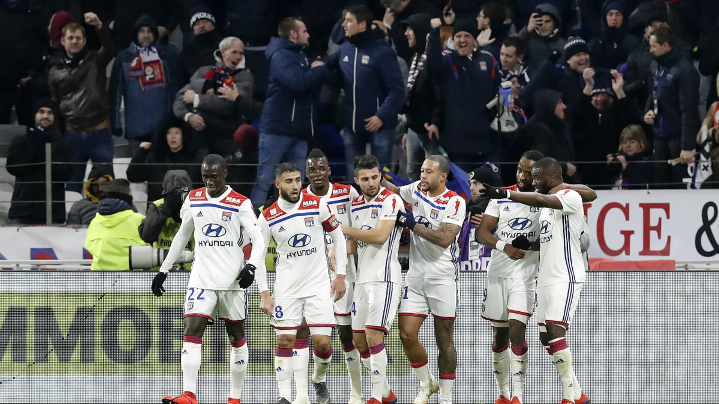 El Olympique de Lyon celebra un gol El Olympique de Lyon celebra un gol