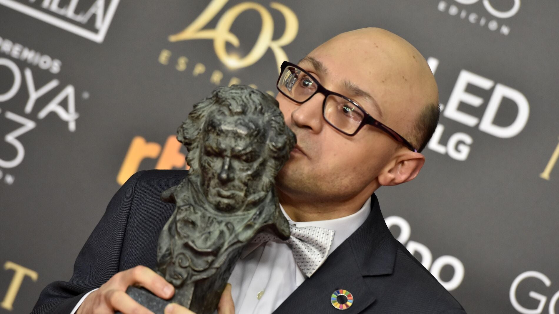 El actor Jesús Vidal tras recibir el Goya al Mejor Actor Revelación, por su papel en 'Campeones'
