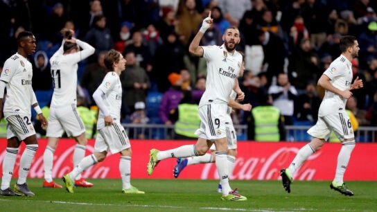 Benzema celebra un gol con el Real Madrid