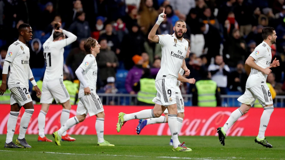 Benzema celebra un gol con el Real Madrid