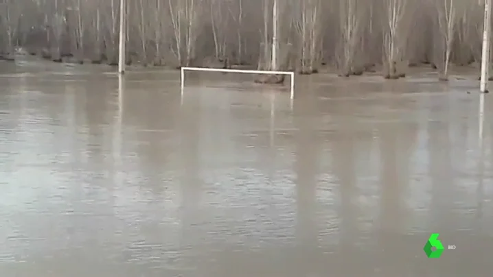 ¿Fútbol o waterpolo? Así quedó el campo del Injerto tras las lluvias en Navarra