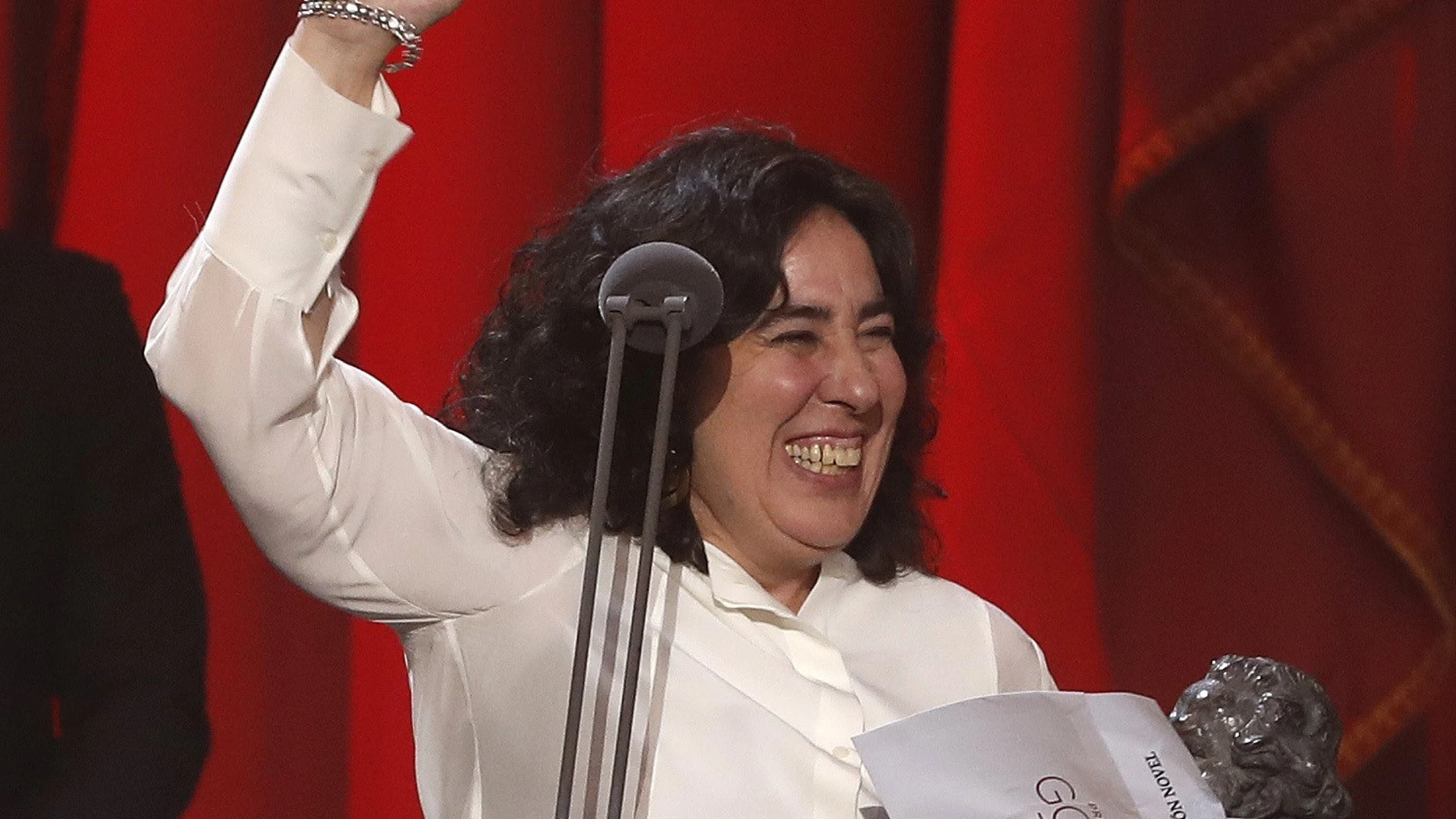 La realizadora Arantxa Echevarria tras recibir el premio a "Mejor dirección novel" por su película "Carmén y Lola"