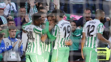 El Betis celebra un gol