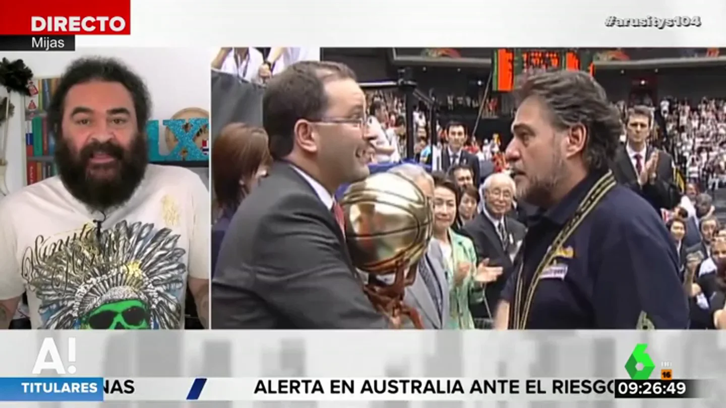 El Sevilla, sobre la presentación de Pepu Hernández: "Feo, fuerte y formal es lo que pone en la lápida de John Wayne, esperemos que no sea una metáfora" El Sevilla, sobre la presentación de Pepu Hernández: "Feo, fuerte y formal es lo que pone en la lápida de John Wayne, esperemos que no sea una metáfora"