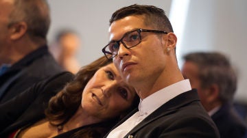 Dolores Aveiro, junto a su hijo, Cristiano Ronaldo