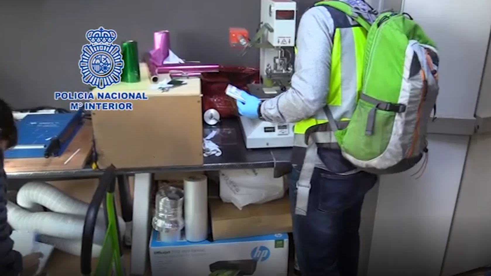 La Policía Nacional registra el laboratorio