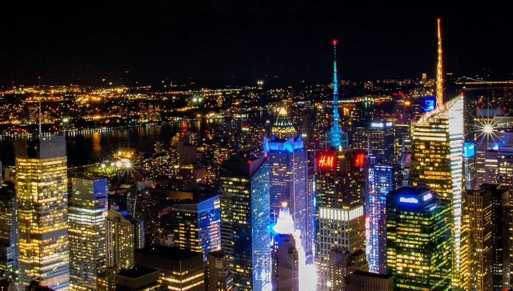 Nueva York desde el cielo de noche