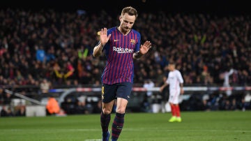 Rakitic, durante un partido con el Barcelona