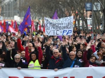 Un momento de la manifestación de los taxistas madrileños por las calles de la capital Un momento de la manifestación de los taxistas madrileños por las calles de la capital