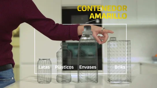 Desde el contenedor de la basura hasta ser amontonados en 'balas': seguimos el camino que recorren los residuos hasta su reciclaje Desde el contenedor de la basura hasta ser amontonados en 'balas': seguimos el camino que recorren los residuos hasta su reciclaje