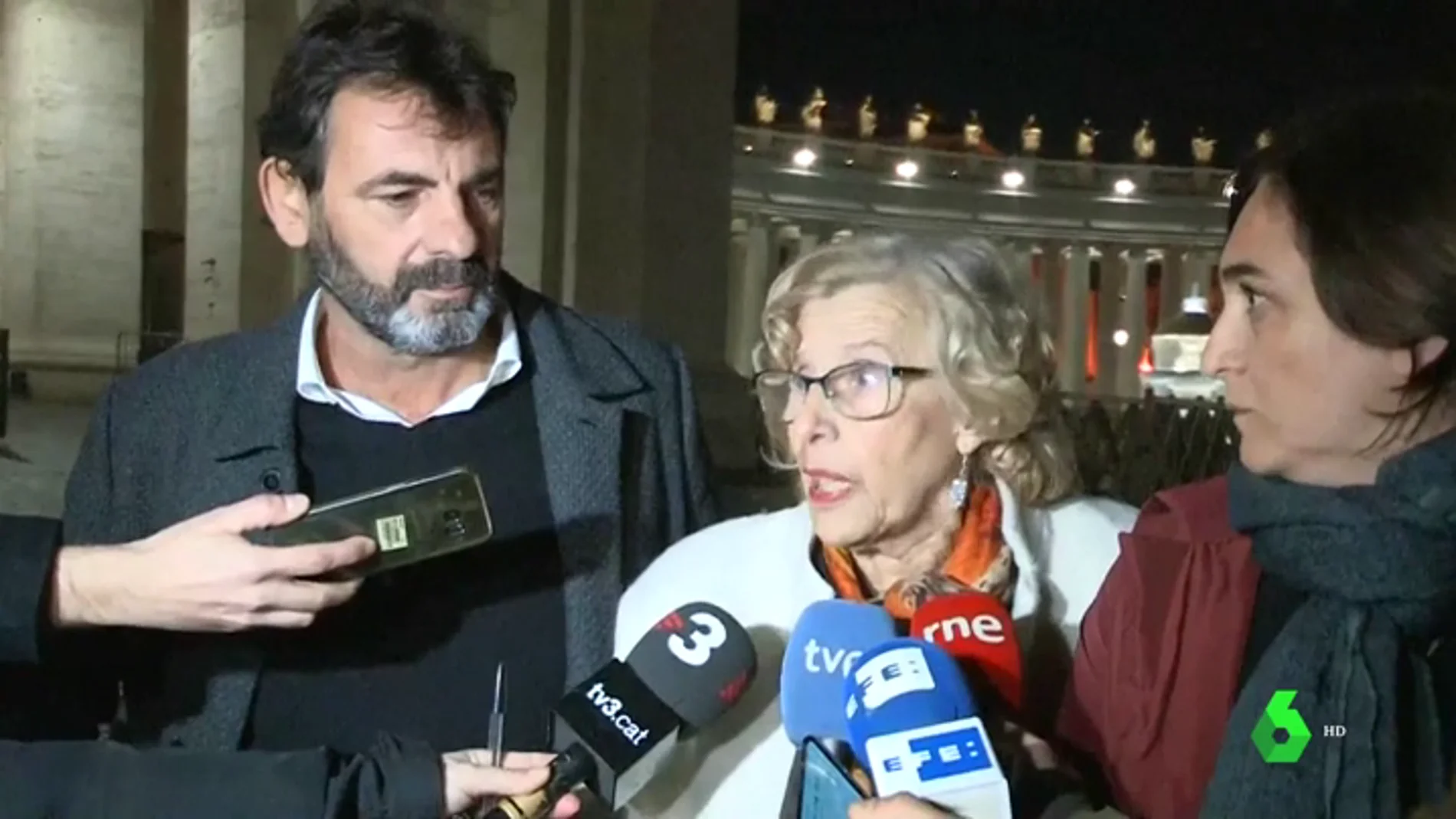 Manuela Carmena y Ada Colau se reúnen en Roma con alcaldes de Italia para tratar la crisis migratoria