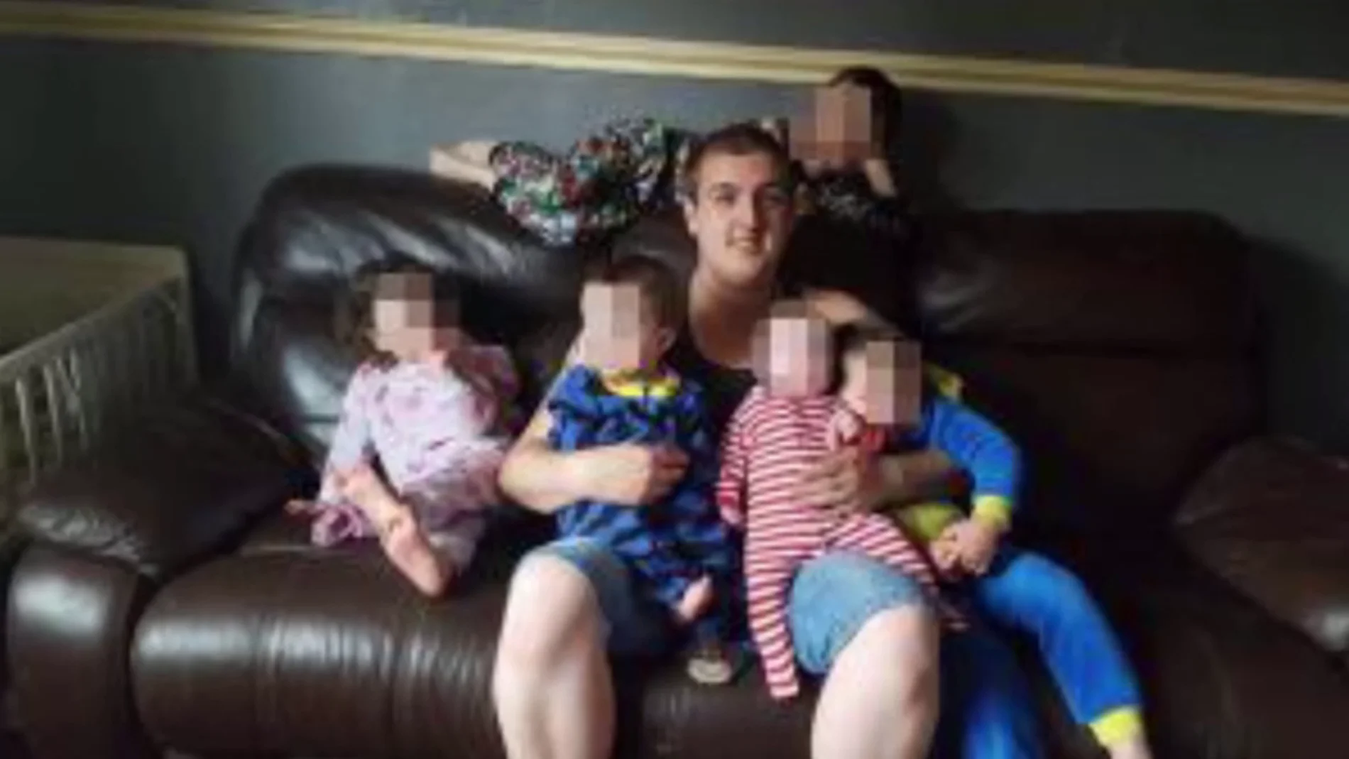 Detienen por homicidio a los padres de cuatro niños muertos en un incendio en Reino Unido