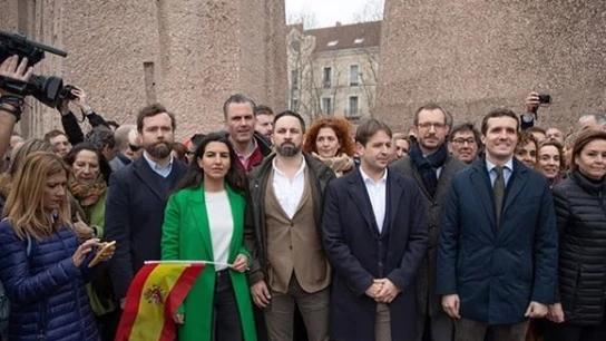 Vox y Cs en la manifestación contra Pedro Sánchez Vox y Cs en la manifestación contra Pedro Sánchez