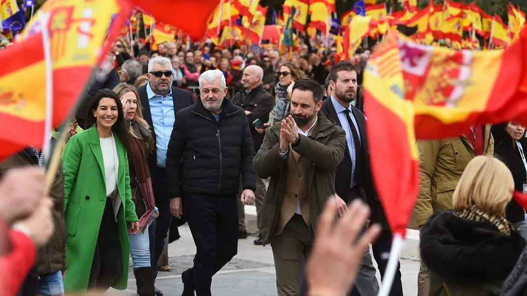 Santiago Abascal en la concentración contra Pedro Sánchez