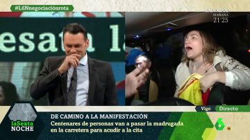 "No soporto al presentador, no deja hablar a Marhuenda": Iñaki López da con su 'antifan' en pleno directo de laSexta Noche desde uno de los autobuses fletados por el PP para la manifestación contra Sánchez