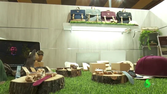 Ropa, calzado y complementos hechos con materiales reciclados Ropa, calzado y complementos hechos con materiales reciclados