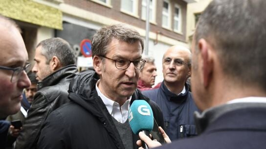 Alberto N&uacute;&ntilde;ez Feij&oacute;o a su llegada a la concentraci&oacute;n de Madrid
