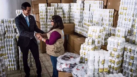 Juan Guaidó junto con la ayuda humanitaria en Venezuela Juan Guaidó junto con la ayuda humanitaria en Venezuela