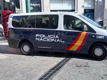 Un vehículos de la Policía Nacional. Un vehículos de la Policía Nacional.