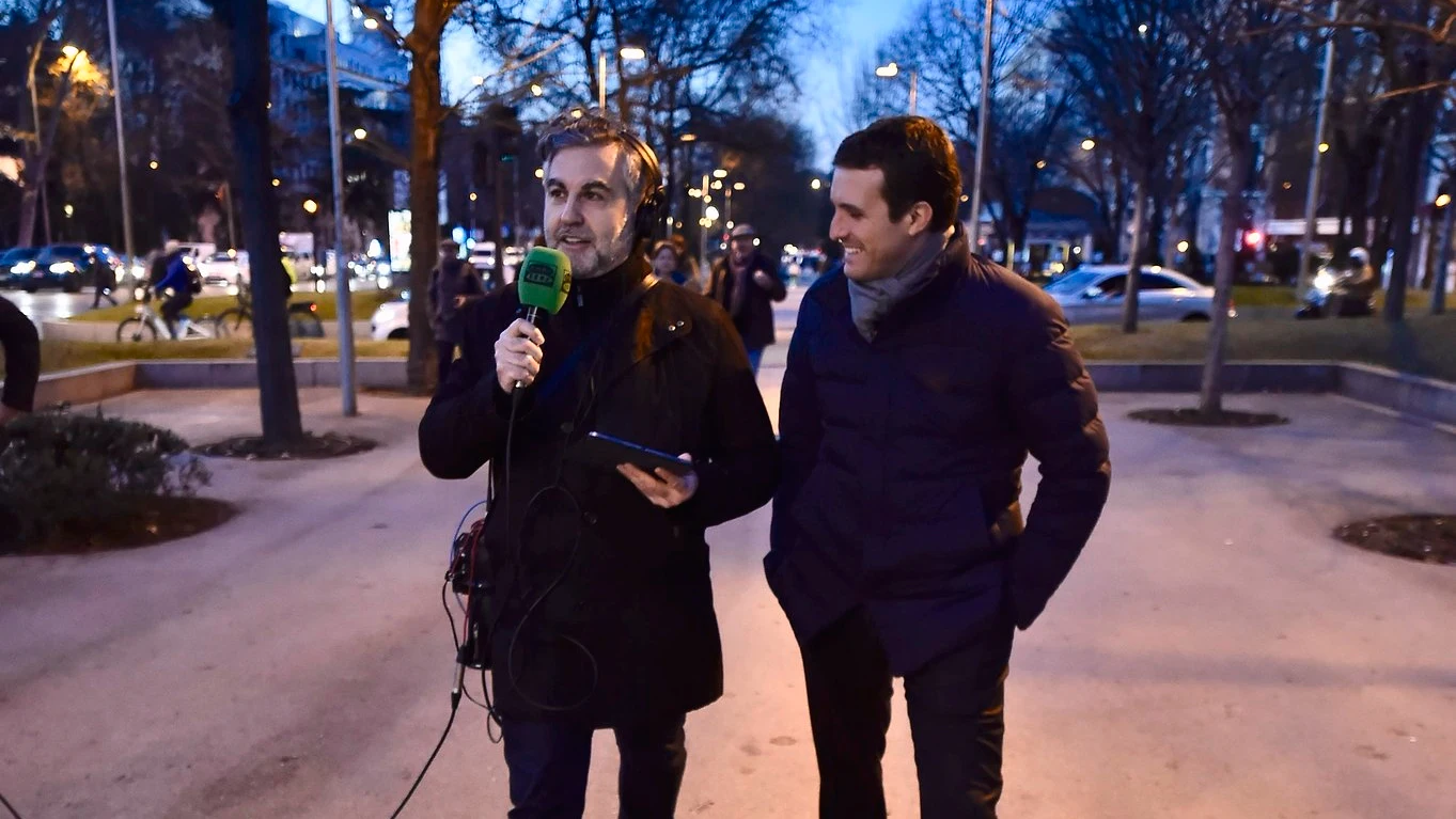 Alsina durante su entrevista con Pablo Casado en el especial Más de uno desde el exterior