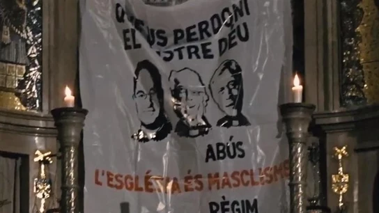 Arran cuelga una pancarta contra los abusos sexuales en el Monasterio de Montserrat Arran cuelga una pancarta contra los abusos sexuales en el Monasterio de Montserrat