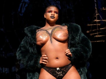 Modelos que han padecido cáncer de mama desfilan en la Semana de la Moda de Nueva York Modelos que han padecido cáncer de mama desfilan en la Semana de la Moda de Nueva York