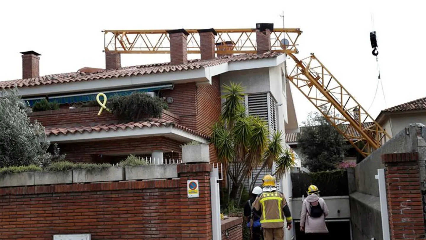 La vivienda donde se ha desplomado la grúa La vivienda donde se ha desplomado la grúa