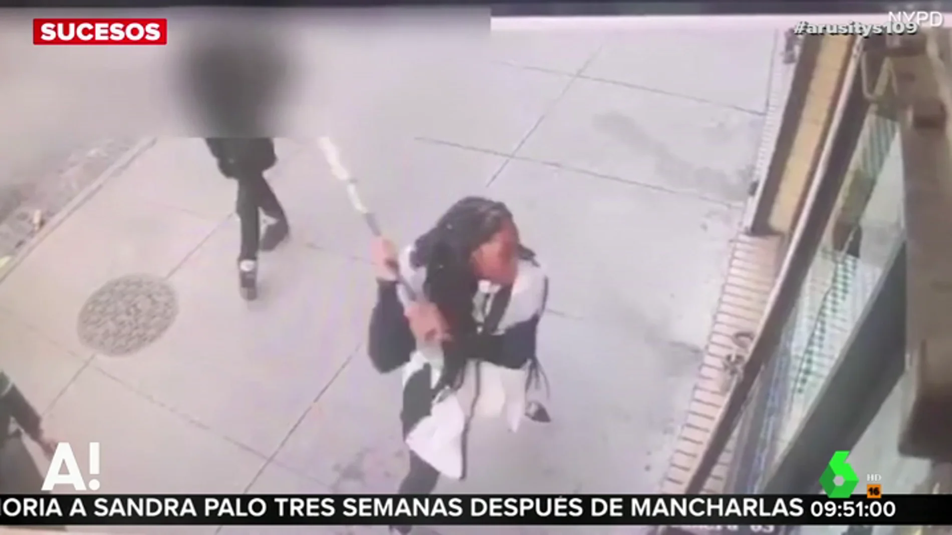 Una joven destroza un restaurante con un bate porque no tenían empanadillas de carne