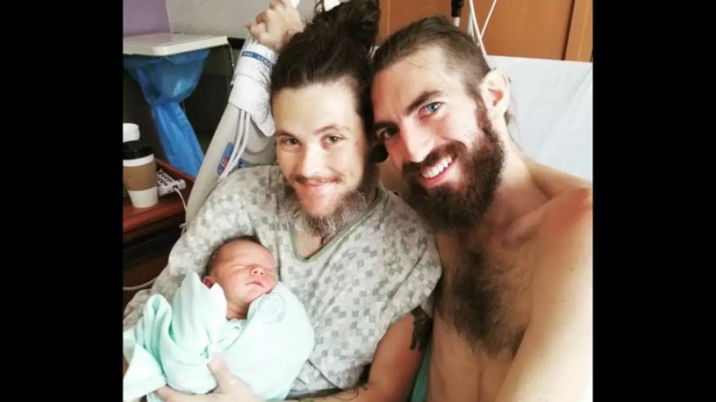 Wyley Simpson, el hombre que dio a luz a un bebé Wyley Simpson, el hombre que dio a luz a un bebé
