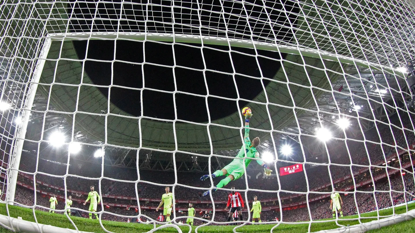 La gran parada de Ter Stegen en San Mamés La gran parada de Ter Stegen en San Mamés