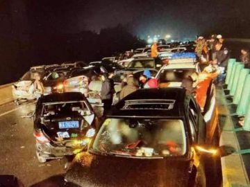 Los coches destrozados tras el accidente múltiple Los coches destrozados tras el accidente múltiple