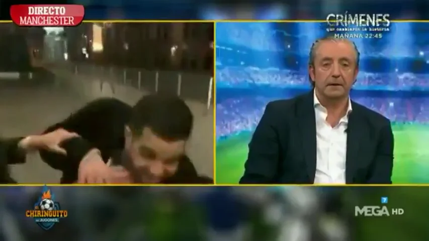 Una mujer besa en pleno directo a José Álvarez, periodista de 'El Chiringuito' 