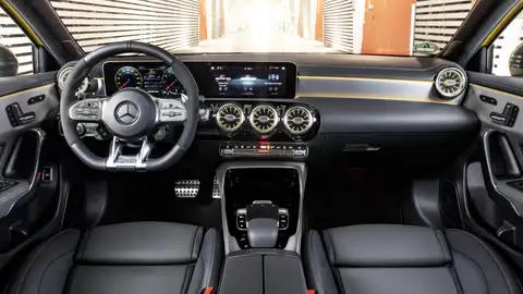 Mercedes-AMG A 35 Mercedes-AMG A 35